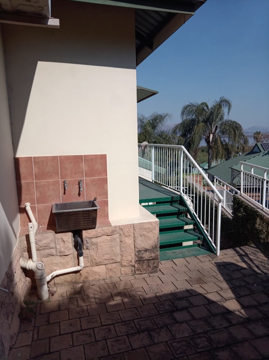 4 Bedroom Property for Sale in Caribbean Beach Club North West